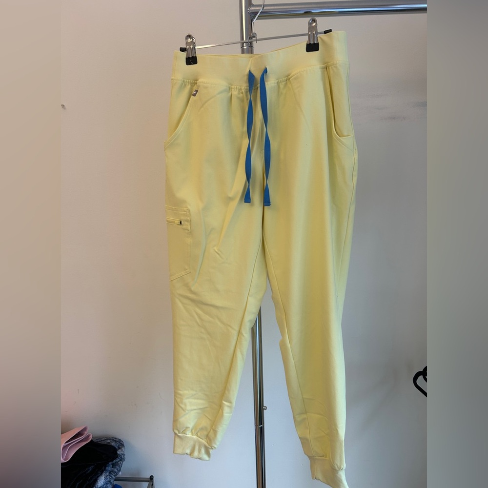 Figs Yellow Women's Track Pants & Jogger Set - Picture 3 of 3